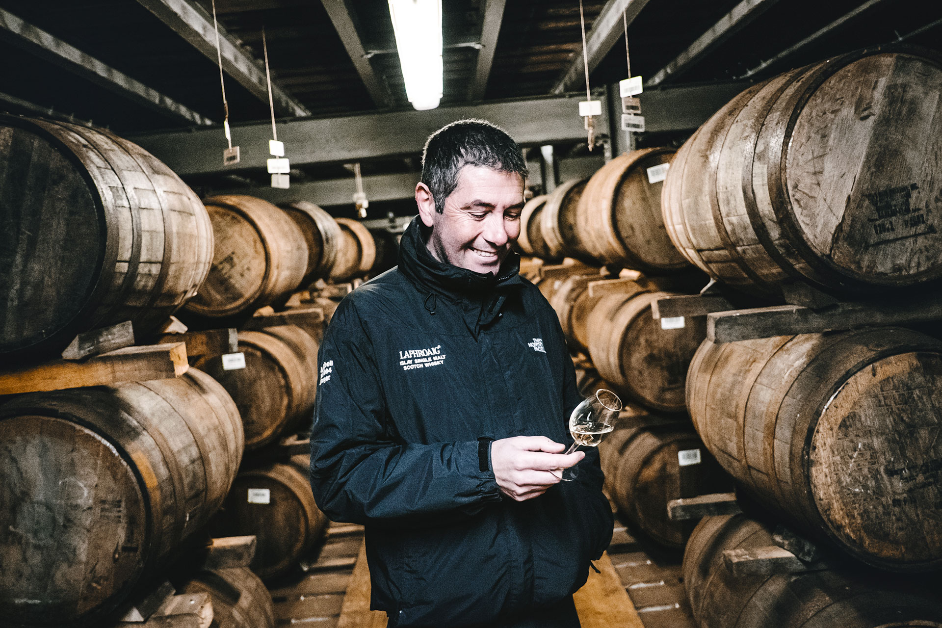 Für viele Whisky-Fans hat er einen absoluten Traumjob: John Campbel, Master Blender von Laphroaig auf Islay.