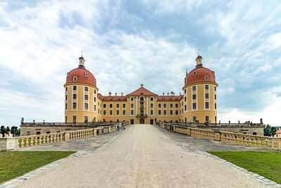 Seine heutige Gestalt bekam das Schloss im 18. Jahrhundert unter August dem Starken.
