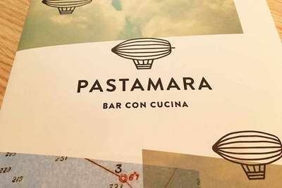 Das Logo des »Pastamara«, eine fliegende Kakaobohne