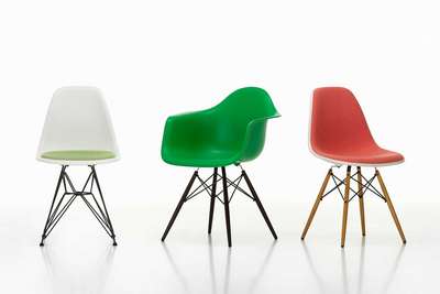 Eames Plastic Chair 