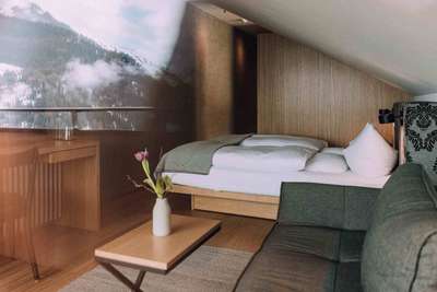 Die 16 Wohnungen sind mit maßgeschneiderten und nachhaltigen Möbeln in Hotelzimmer-Qualität ausgestattet.