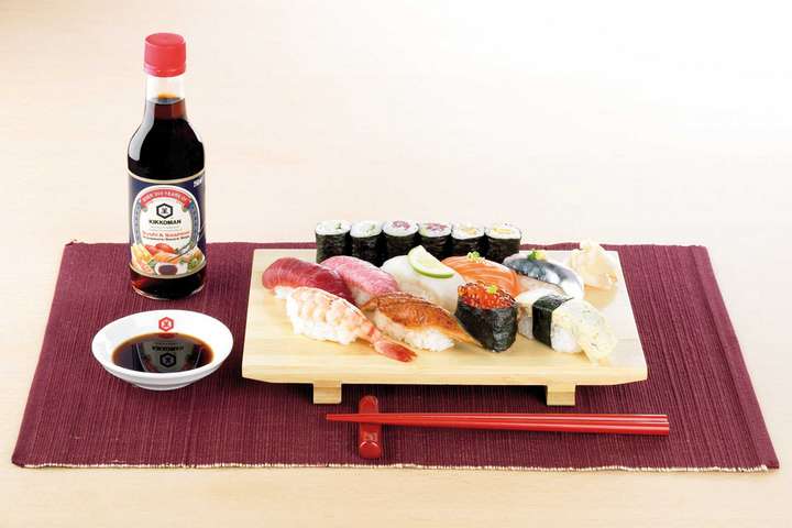 Sushi-Spezialitäten, begleitet von Kikkomans Soyasaucen, dürfen an dem Abend natürlich nicht fehlen. / © Kikkoman