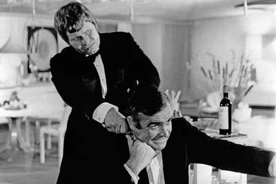 Im James-Bond-Film »Diamantenfieber« verrät sich der Bösewicht, weil er nicht weiß, dass Mouton-Rothschild ein Claret ist.