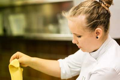 Handarbeit hat bei den jungen Köchen hohe Priorität.