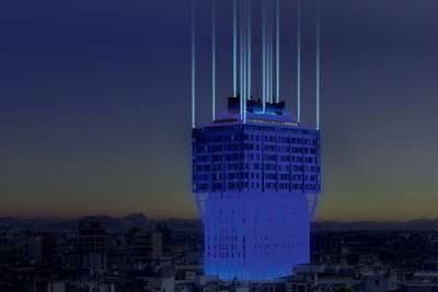 Torre Velasca Fulminant: Ingo Maurer verwandelte anlässlich der Fuorisalone das Hochhaus Torre Velasca bereits zum zweiten Mal in ein eindrucksvoll strahlendes Gesamtkunstwerk. Der markante Bau wurde unter dem Titel »Nel blu, dipinto di blu« in majest