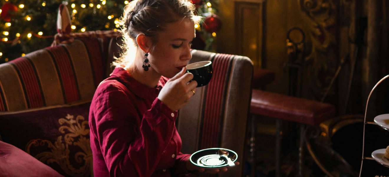 Theresa Baumgärtner bei der Weihnachts-Teatime in Schottland