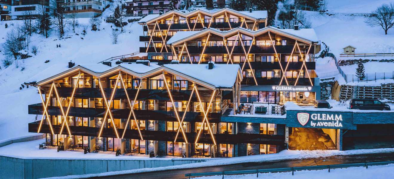 Das Vier-Sterne-Superior Resort verspricht Luxus, Komfort und einen atemberaubenden Panoramablick mitten im Salzburgerland.