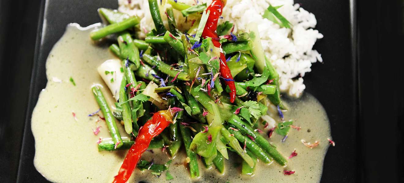 Grünes Gemüse-Curry / Reis