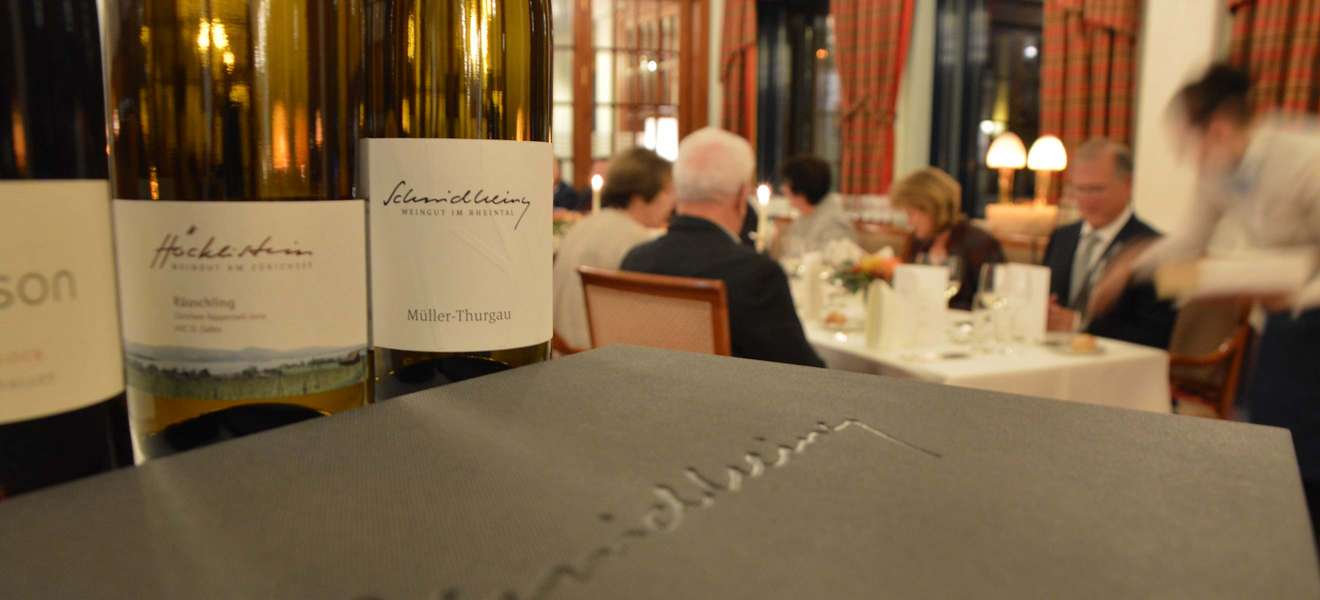 Die Teilnehmer erwartete eine exklusive Auswahl aus der Weinwelt von Thomas Schmidheiny.