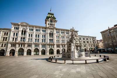 Die architektonische Pracht der Habsburger-Monarchie ist, wie hier auf der Piazza Unità d’Italia, in ganz Triest allgegenwärtig.