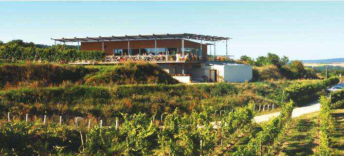 »Weinbeisserei«: ein architektonisches Statement mit grandioser Terrasse.