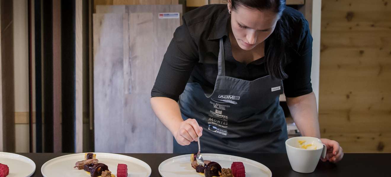 Alexandra Embacher war Finalistin der Puls 4-Kochshow »Kochgiganten«. Auch beim Gourmetfestival wird sie hinter dem Herd stehen.