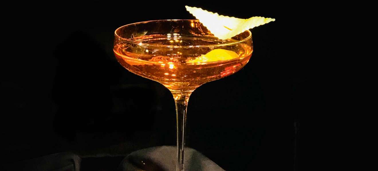 Golden Savage Cocktail von Ivan Urech, »Atelier Classic Bar«, Thun