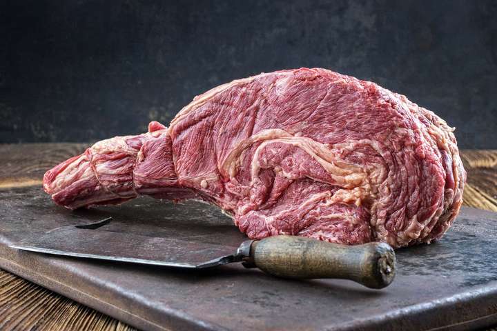 Ein wunderschönes dry aged Wagyu Tomahawk Steak