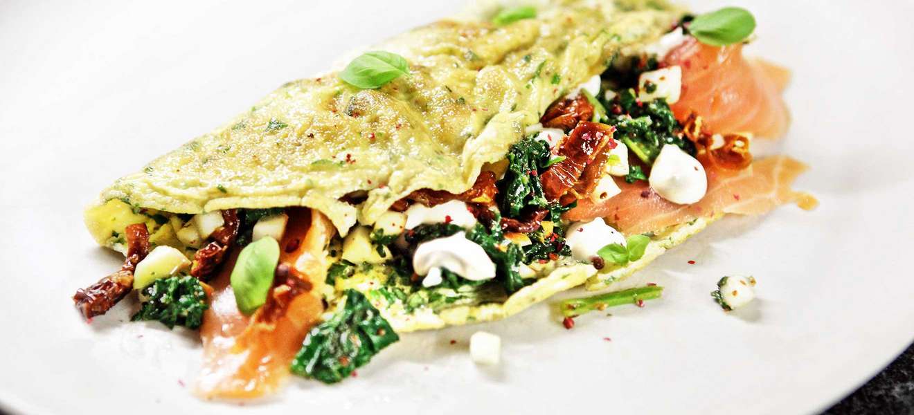 Kräuter-Omelette mit Lachs und Spinat