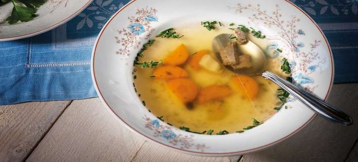 Die Rindssuppe ist ein Klassiker der bäuerlichen Küche.