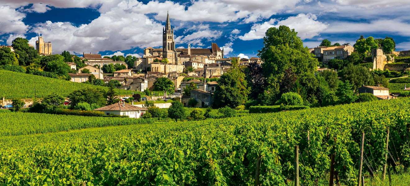 Saint-Émilion profitiert vom Kalkstein, der einen außergewöhnlichen Boden für die Weinberge bietet