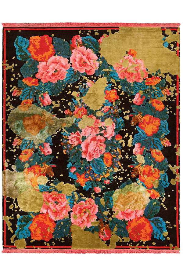 »From Russia with Love« nennt sich die Teppichkollektion, aus der »Janka Splashed« stammt. Vintage-inspirierte Spielart klassischer Blütenmotive. jan-kath.com