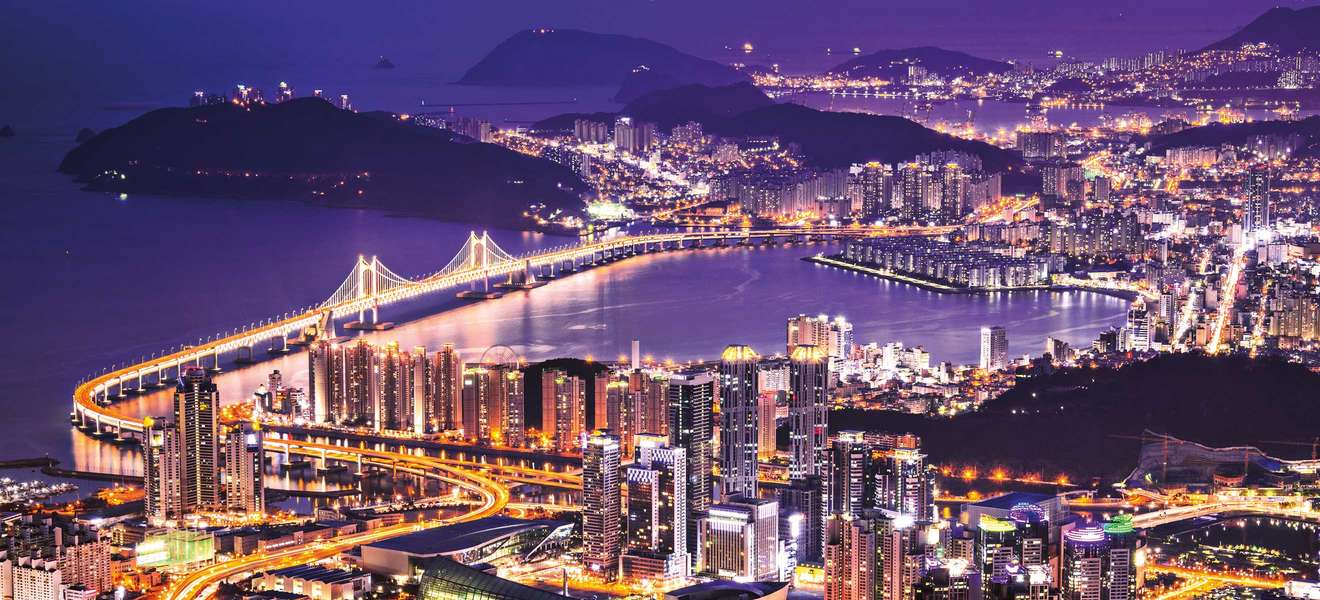 Busan: Zwischen Hochhäusern und modernen Ausgeh­vierteln schlummert noch das alte Korea.