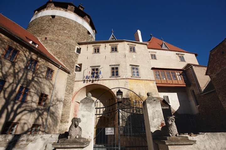 Die mittelalterliche Burg Schlaining wird 2021 Schauplatz der Jubiläumsausstellung »100 Jahre Burgenland«.