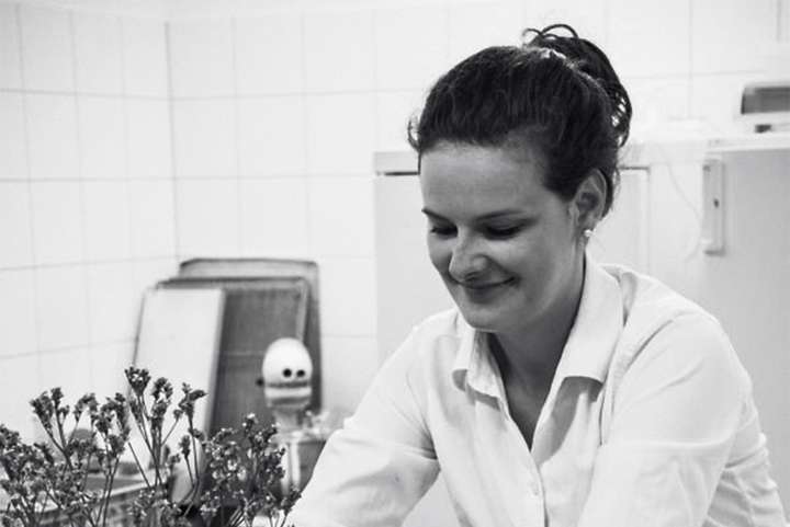 Julia Mauracher ist Quereinsteigerin mit ­eigener Auftragsbäckerei in München.