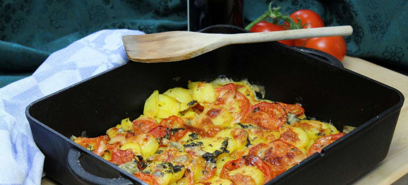 Kartoffelgratin mit Tomate Mozzarella.