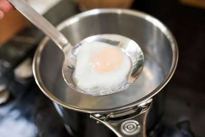 Bärlauchcremesuppe mit pochiertem Ei