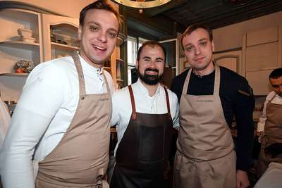 Ivan und Sergej Berezutskiy mit Küchenchef des Hotels Traunsee Lukas Nagl.