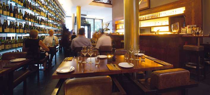 Rutz Weinbar in Berlin zählt zu den besten Betrieben der Kategorie »Weinbar im Restaurant«. 