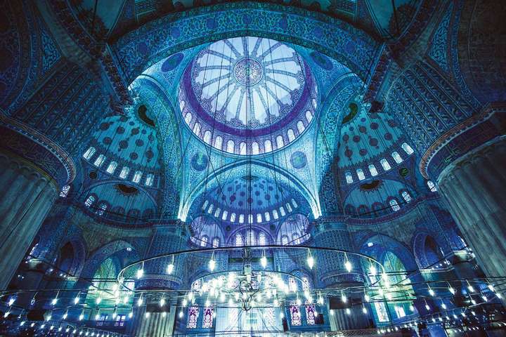 Sightseeing-Hotspot Blaue Moschee: Eines der beeindruckendsten Bauwerke in Istanbul. / © Shutterstock