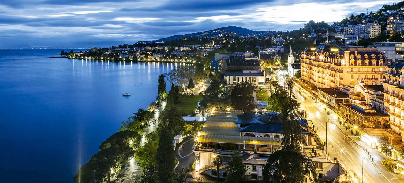 Es ist alles Gold, was glänzt. Zumindest hier, am goldenen Ufer des Lac ­Léman, wo in Montreux auch spätabends die ­Bürgersteige nicht hoch­geklappt werden.