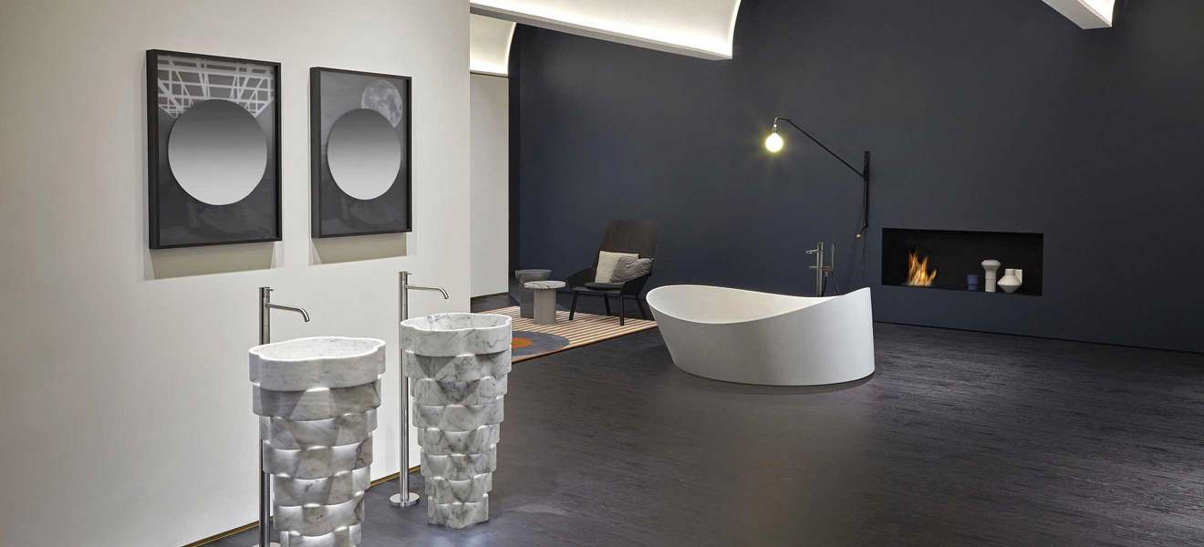 Der italienische Hersteller Antonio Lupi beeindruckt regelmäßig mit seinen extravaganten Kreationen im Bad-Bereich. Edle Waschtische »Intreccio« von Designer Paolo Ulian. antoniolupi.it