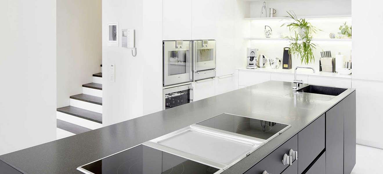 Perfekter Loft-Style – Küche von steininger-designers.at. 