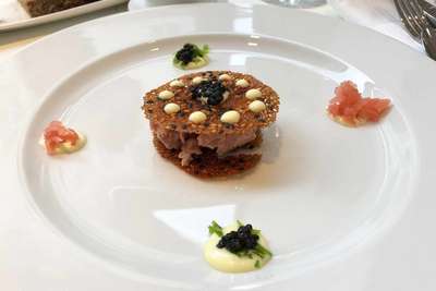 Thunfisch-Tartar mit Wasabi und Beluga Kaviar
