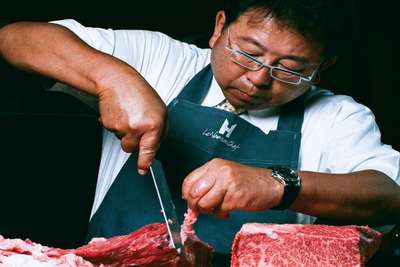 Auf Kobe Beef spezialisierte Köche in Japan würzen ihr Fleisch nur sehr sparsam mit Salz und Pfeffer.