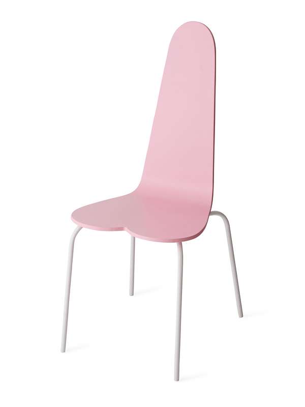 Design-Weirdo Adam Nathaniel Furman fand für seine »PHaB Chairs« aus Sperrholz Inspiration beim menschlichen Körper. adamnathanielfurman.com