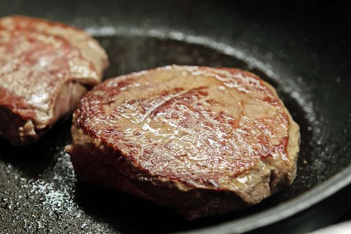 Steak scharf anbraten