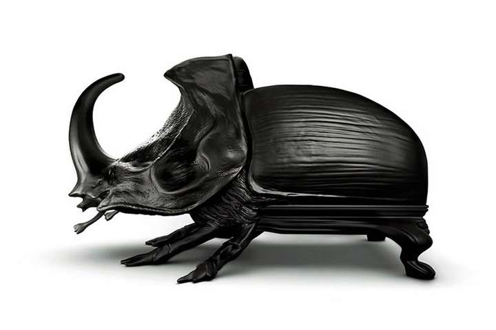 Für seine »Animal Chair Collection« ließ sich der spanische Künstler Máximo Riera u. a. vom Nashornkäfer inspirieren. maximoriera.com