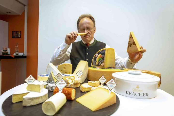 Auf den Geschmack gekommen: WIFI-Käsesommeliers heben das Kulturgut Käse auf den Gastrothron.