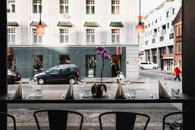 L'Arc, Innsbruck, Brasserie und Bar mit mediterraner Küche