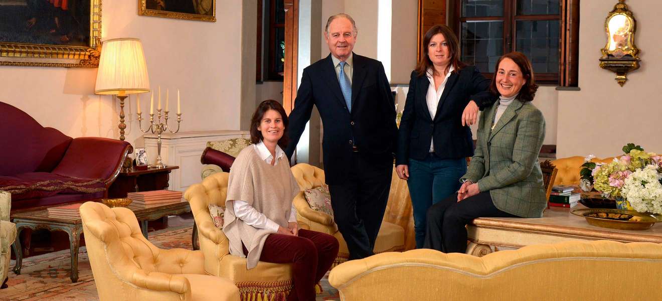 Family-Business: der Marchese Piero Antinori mit seinen Töchtern Alessia, Allegra und Albiera.