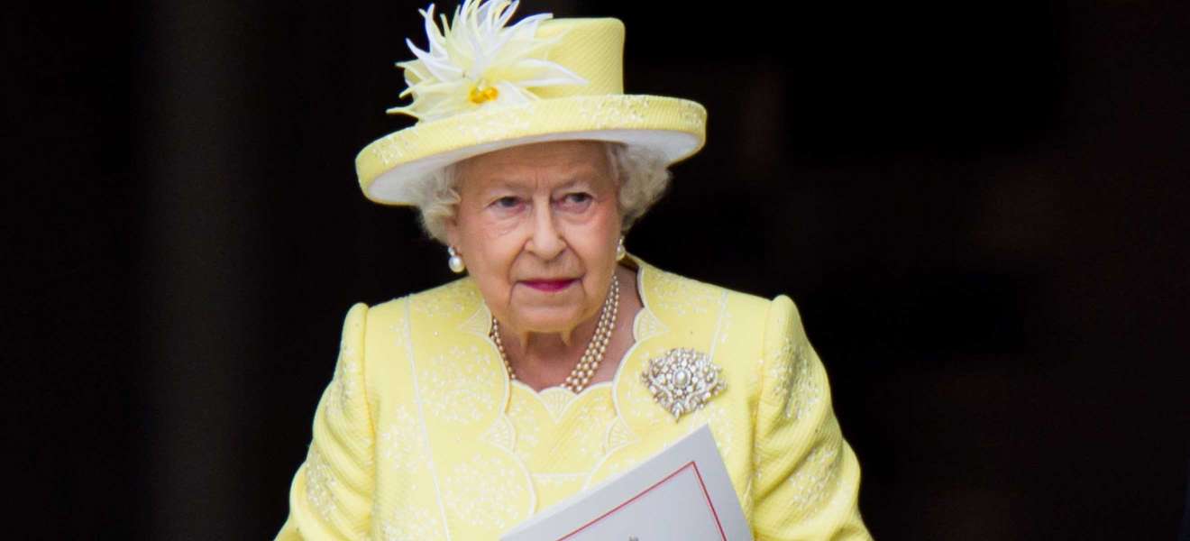 Queen Elizabeth II. ist für ihre farbenfrohen Outfits bekannt