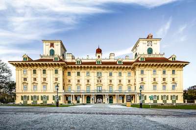Schloss Esterházy ist eines der schönsten Barockschlösser Österreichs und ein Ort für Musik, Kunst und noch mehr Schönes.