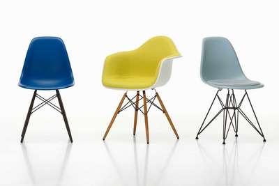 Eames Plastic Chair 