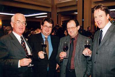 Falstaff Herausgeber Helmut Romé, Chefredakteur Peter Moser, Anton Kollwentz und der damalige ÖWM-Chef Bertold Salomon