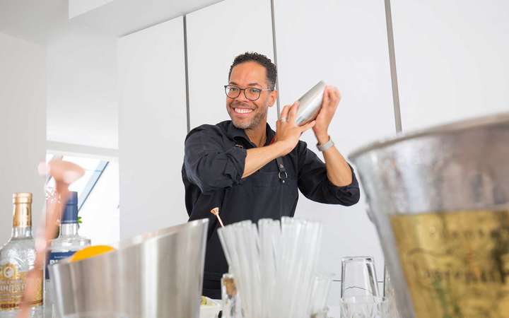 Chef de Bar Julio Luis Pereira Castillo verrät Tipps und Tricks rund ums Cocktail-Mixing!