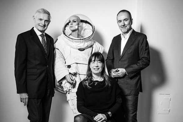 Weltraumarchitektin Barbara Imhof, Etikette-Experte Thomas Schäfer-Elmayer (l.) und Bauträger Thomas Drozda.