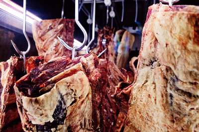 Die teuersten Steaks in Paris kommen von Kühen, die schon 33 Monate alt sind.