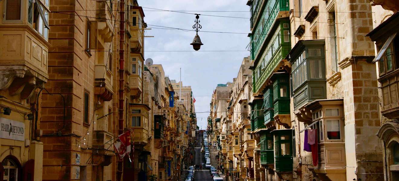 Valletta ist die größte Stadt der drei Inseln mit 394.000 Einwohnern. 
