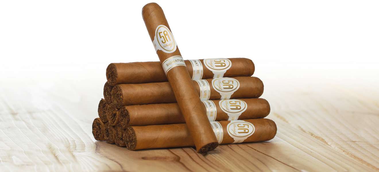 Bereits seit 1968 ziert der legendäre ovale weiße Zigarrenring die Kreationen von Davidoff.